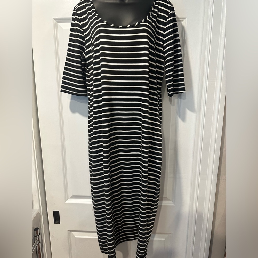 Dress - Picture 2 of 5